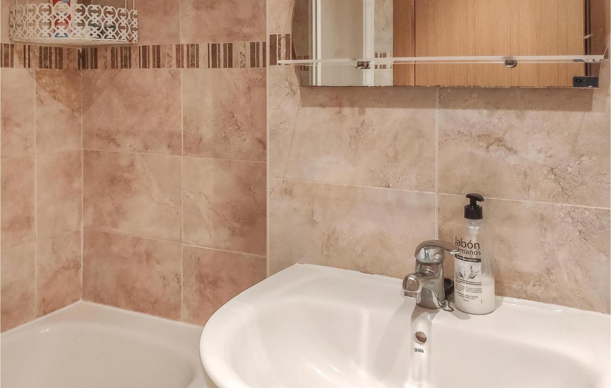 Amazing Apartment In Oropesa Del Mar With Kitchen Esterno foto