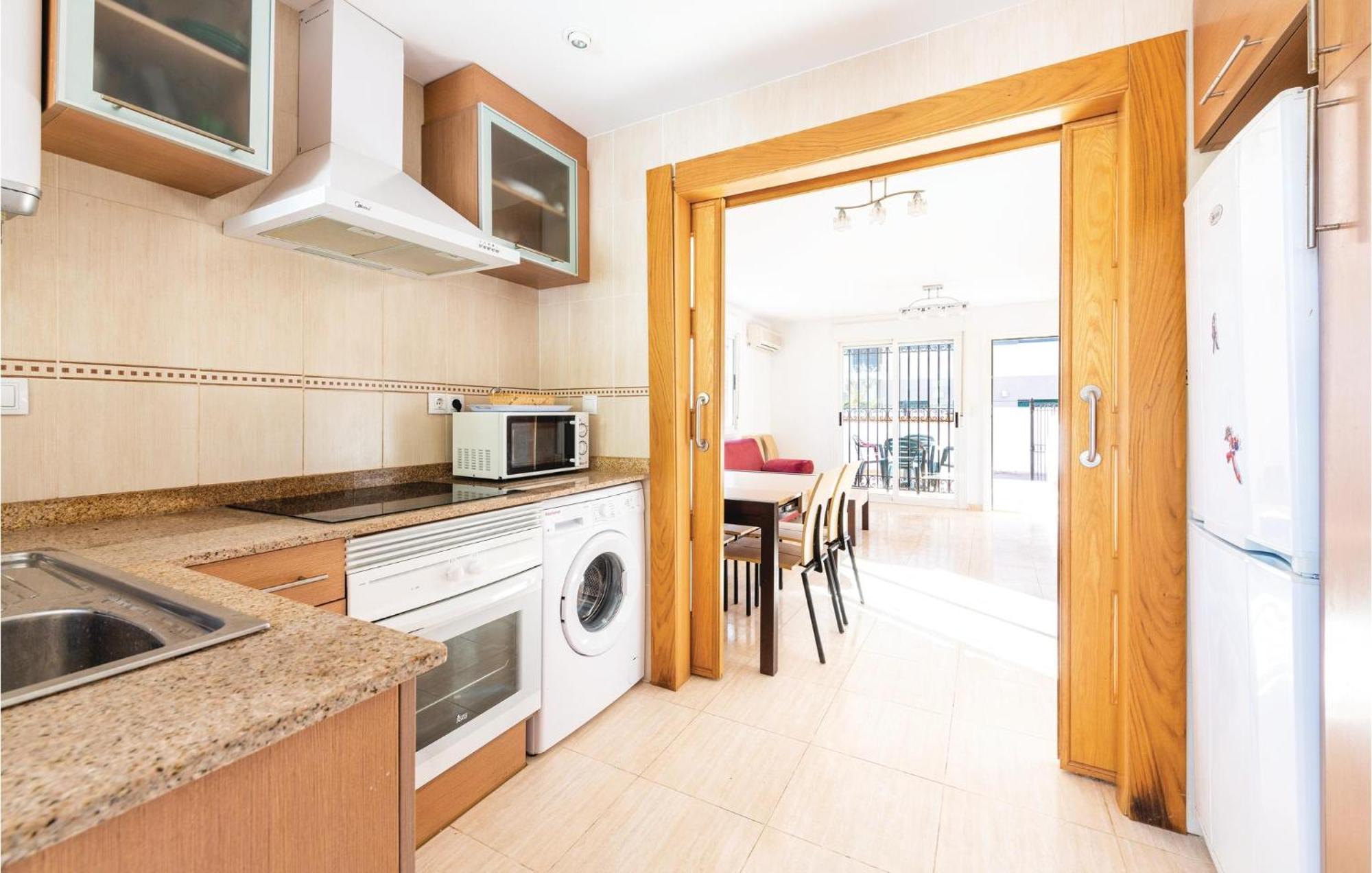 Amazing Apartment In Oropesa Del Mar With Kitchen Esterno foto